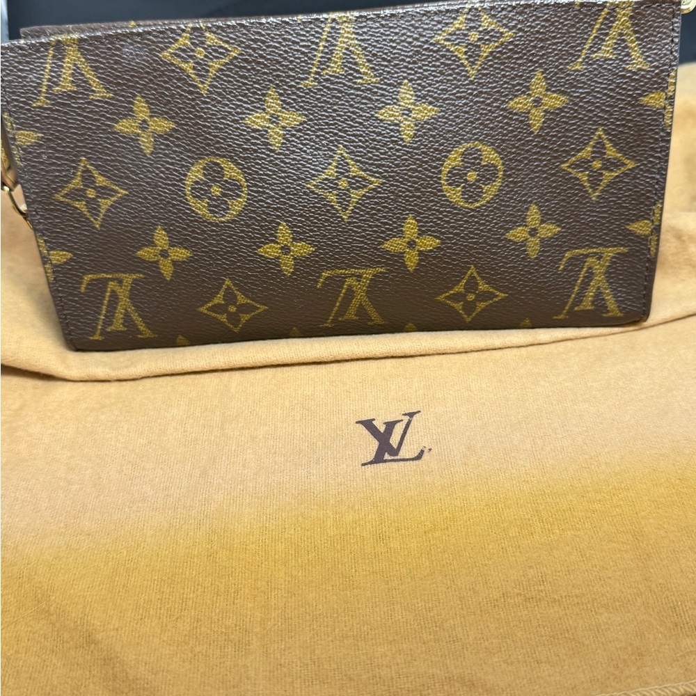 Sale ‼️‼️💯 Authentic LV Pochette Monogram - Picture 5 of 12